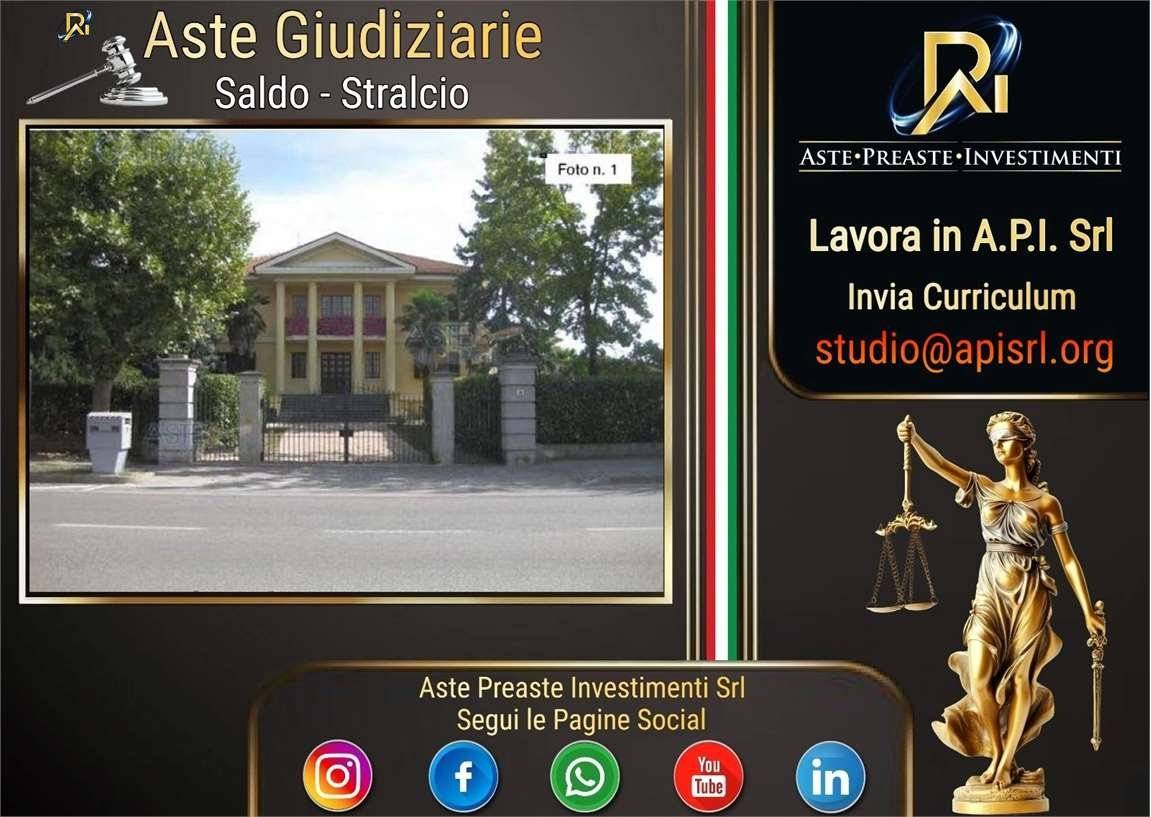 2 bedrooms House in Cherasco, Italy No. 259459