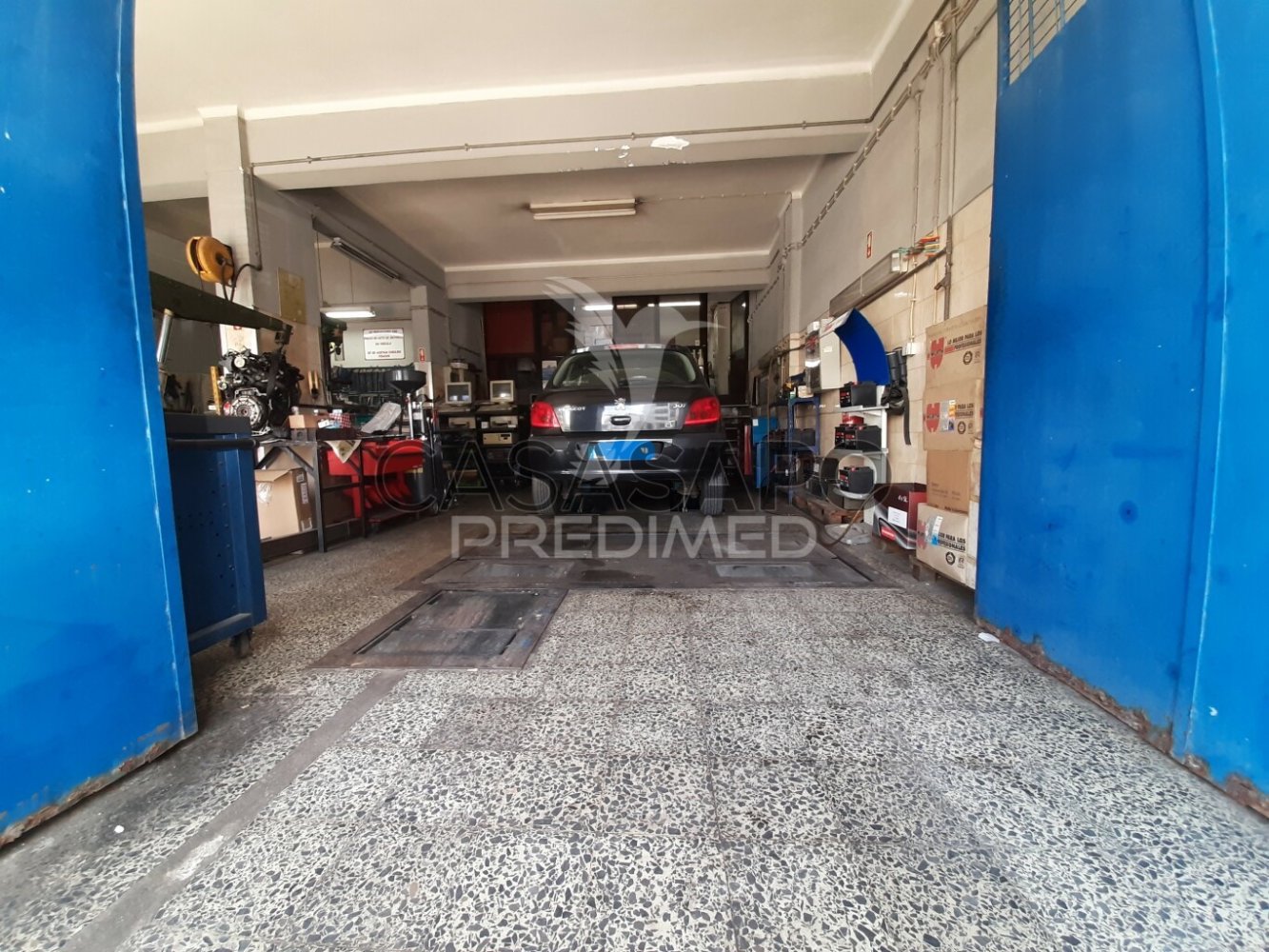 300m² Office in Quarteira, Portugal No. 205092