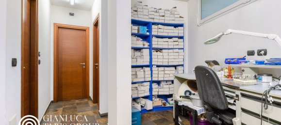 174m² Office in Chieri, Italy No. 299736 2