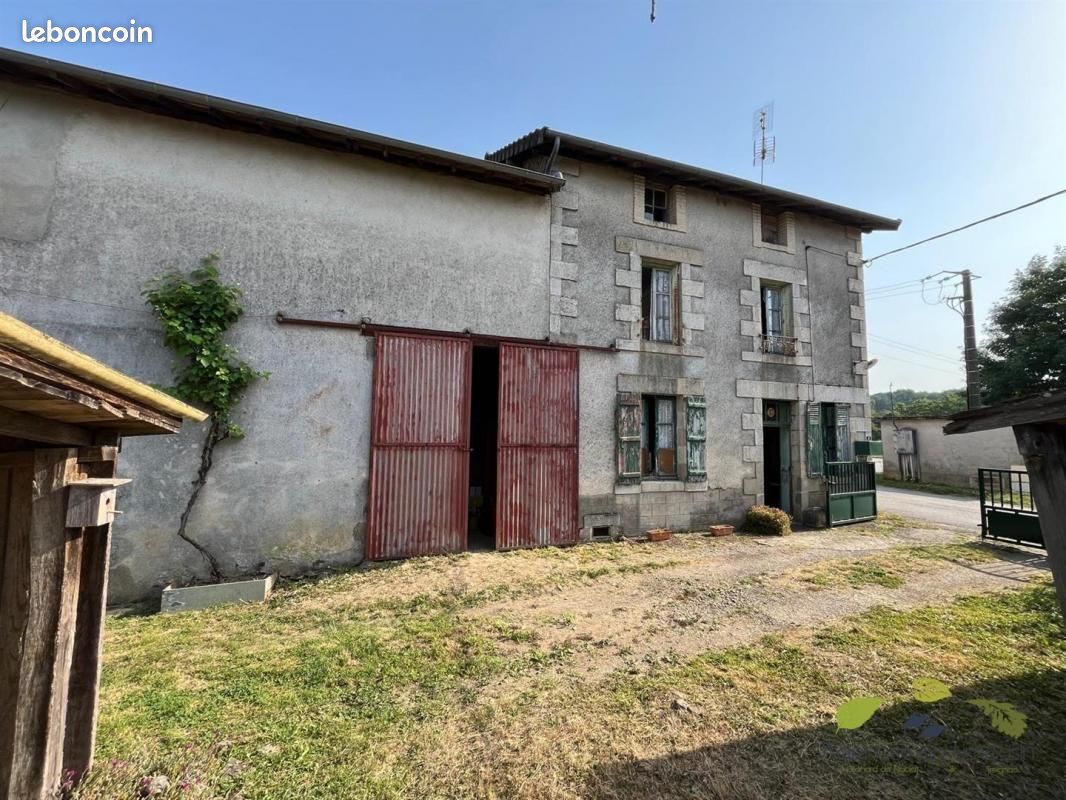 2 bedrooms House in Saint-Leonard-de-Noblat, France No. 337739