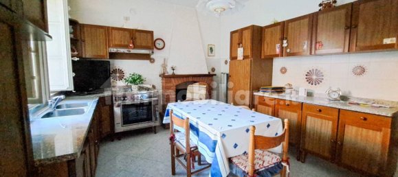 Casa de 4 dormitorios en Capannori, Italy No. 169030 6