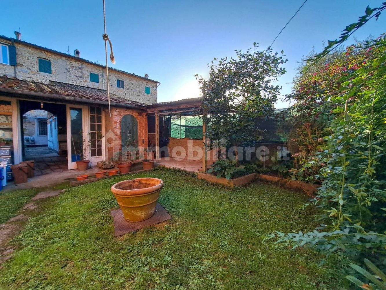 Casa de 4 dormitorios en Capannori, Italy No. 169030