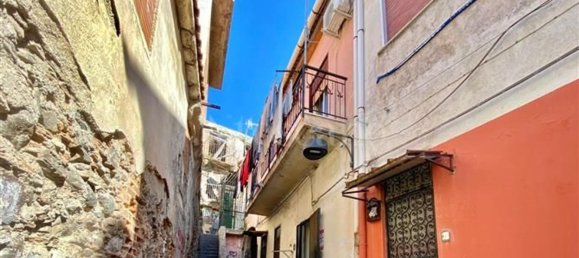 Casa de 2 habitaciónes en Messina, Italy No. 131711 2