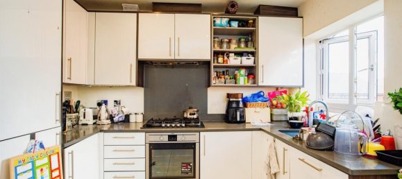 3 bedrooms Townhouse in Watford, United Kingdom No. 6130 2