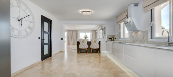 5 bedrooms Villa in Estepona, Spain No. 276674 31