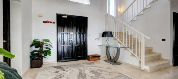 5 bedrooms Villa in Estepona, Spain No. 276674 17