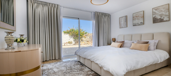 5 bedrooms Villa in Estepona, Spain No. 276674 6