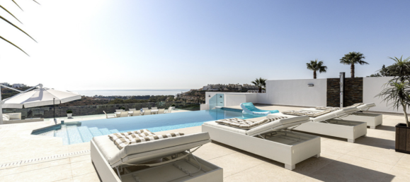 5 bedrooms Villa in Estepona, Spain No. 276674 19