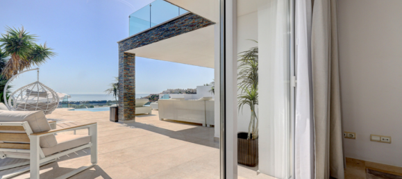 5 bedrooms Villa in Estepona, Spain No. 276674 32