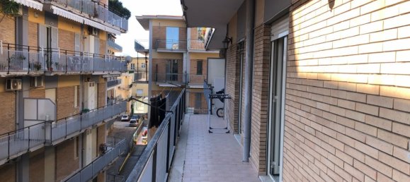 3 rooms Apartment in Pozzuoli, Italy No. 284475 4