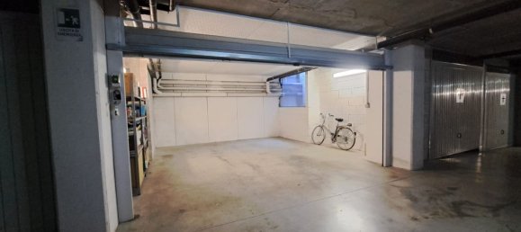 30m² Garage in Rome, Italy No. 370049 4