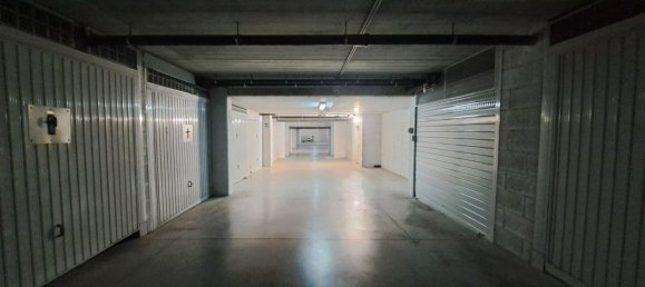 30m² Garage in Rome, Italy No. 370049 9