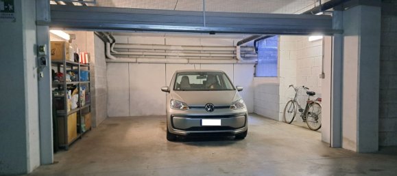 30m² Garage in Rome, Italy No. 370049 2