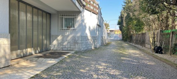 Villa de 6 habitaciónes en Cairate, Italy No. 16309 37