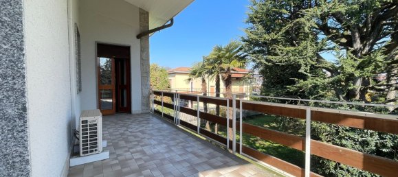 Villa de 6 habitaciónes en Cairate, Italy No. 16309 28