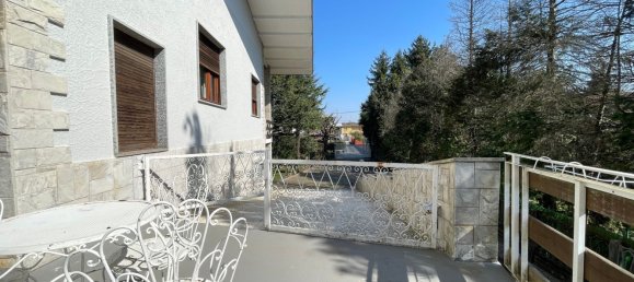 Villa de 6 habitaciónes en Cairate, Italy No. 16309 23