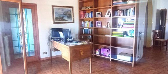 7 rooms Penthouse in Città Sant'Angelo, Italy No. 35016 36