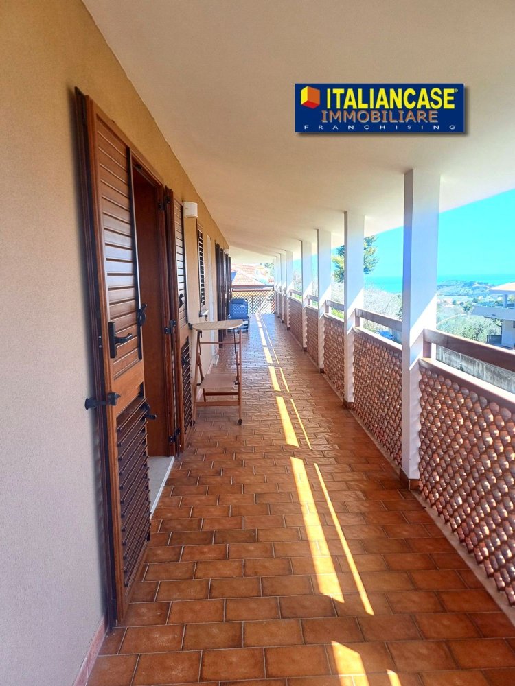 7 rooms Penthouse in Città Sant'Angelo, Italy No. 35016