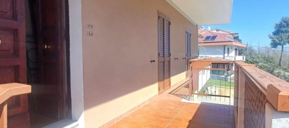 7 rooms Penthouse in Città Sant'Angelo, Italy No. 35016 2