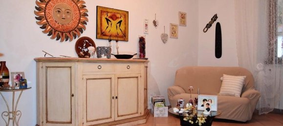 3 rooms Apartment in Massa, Italy No. 41341 7