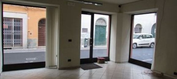 37m² Commercial property in Campobasso, Italy No. 317835 2
