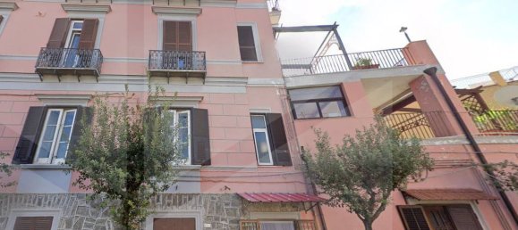 Studio in Ercolano, Italy, Nr. 32248 3