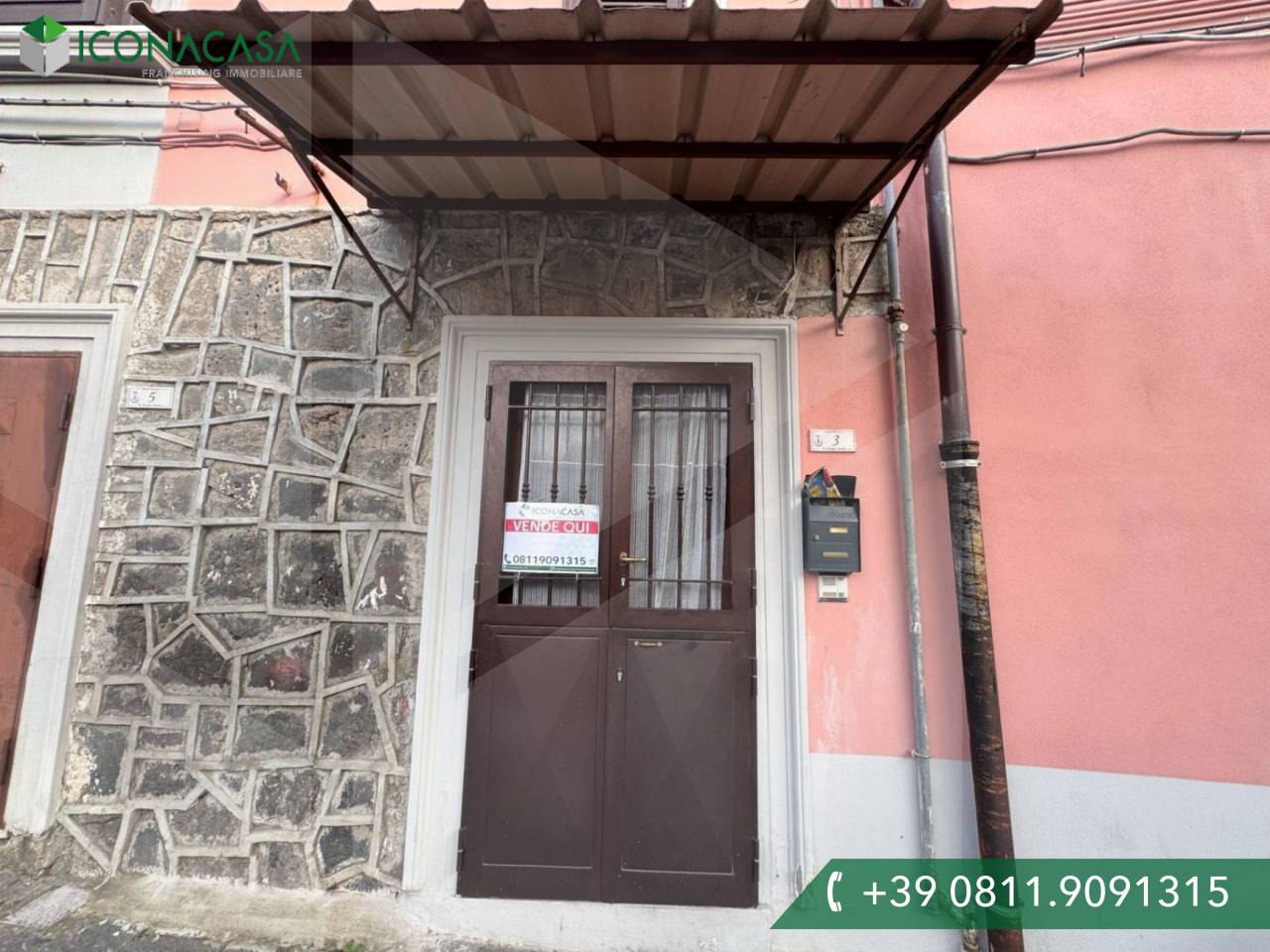 Studio in Ercolano, Italy, Nr. 32248