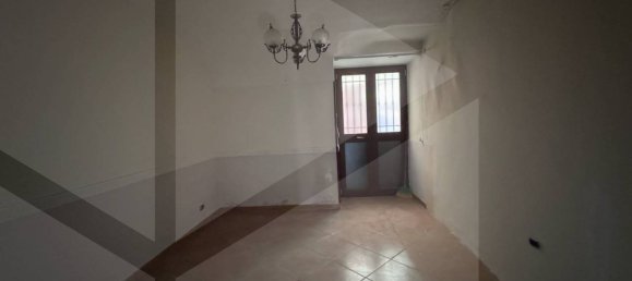 Studio in Ercolano, Italy, Nr. 32248 6