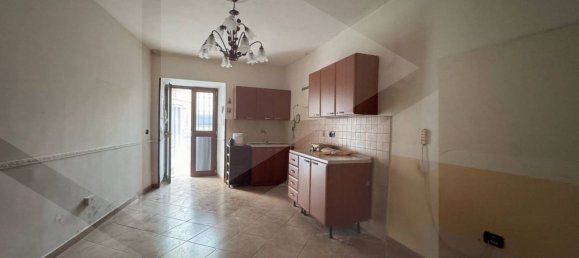 Studio in Ercolano, Italy, Nr. 32248 49