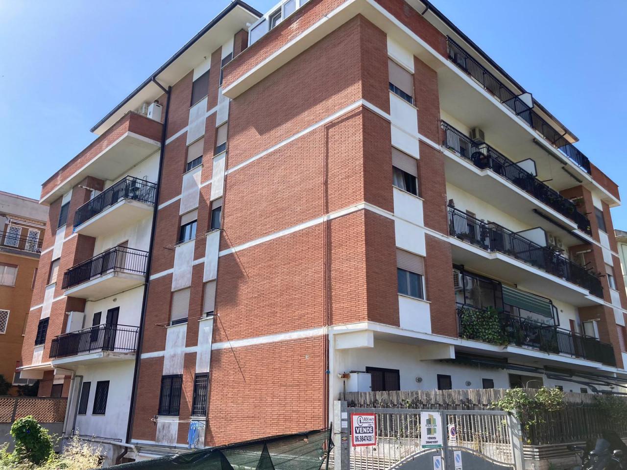 120m² Garage in Anzio, Italy No. 236210