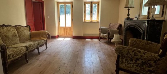 8 bedrooms Castles in Valliere, France No. 341212 5