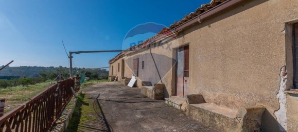 5 rooms House in Grammichele, Italy No. 173696 7