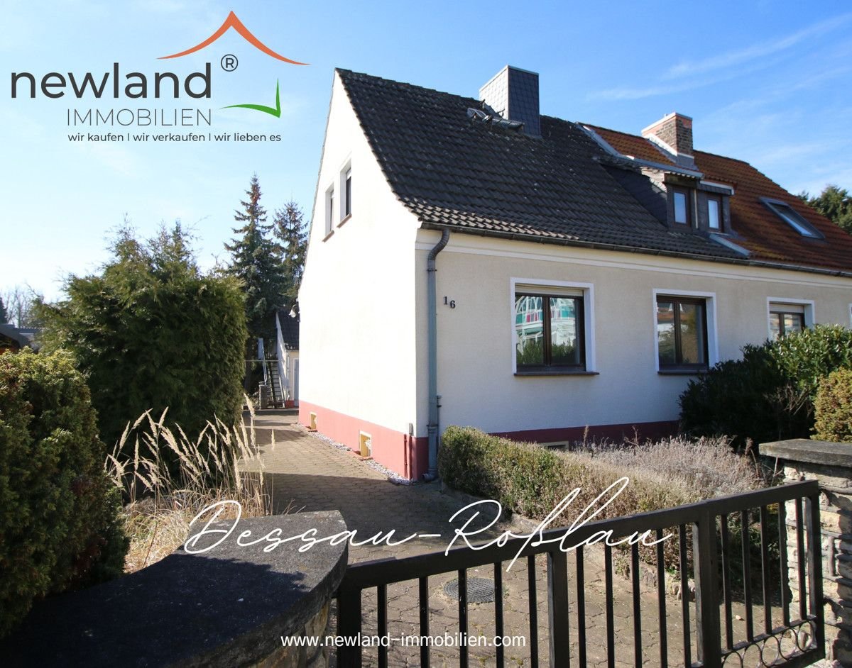 4 rooms Townhouse in Saxony-Anhalt, Germany No. 191574