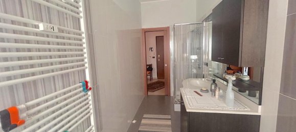 2 bedrooms Apartment in Turin, Italy No. 344177 22