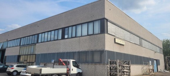 2000m² Warehouse in Carpi, Italy No. 301829 2
