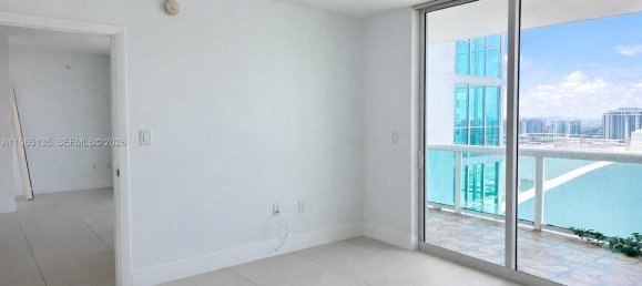1 dormitorio propiedad comercial en venta en Miami, Miami-Dade, Florida, USA № 614920 2