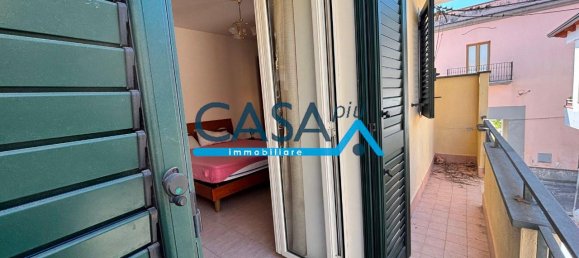 3-salle Maison à Pastorano, Italy No. 31541 10