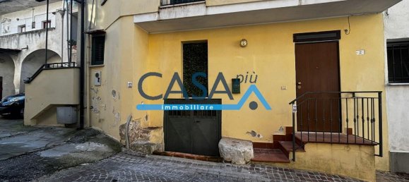 3-salle Maison à Pastorano, Italy No. 31541 2