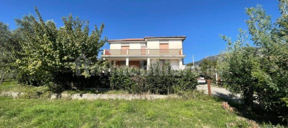  Castillos de 4 dormitorios en Alvito, Italy No. 55818 39