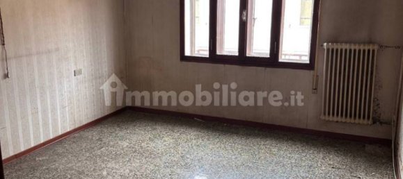 4 Schlafzimmer Haus in Adria, Italy, Nr. 250874 8