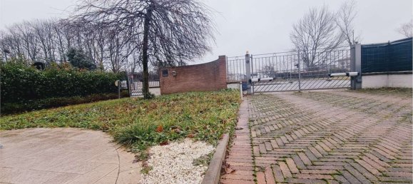 5 rooms Villa in Castel San Giovanni, Italy No. 193302 2