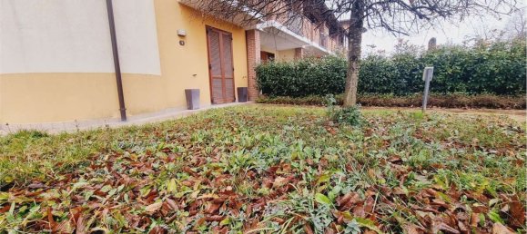 5 rooms Villa in Castel San Giovanni, Italy No. 193302 3