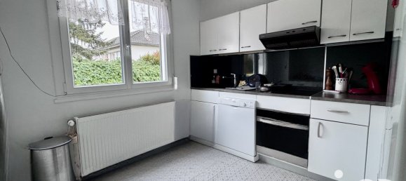 Casa de 3 dormitorios en Rosoy, France No. 208763 8