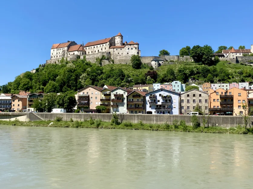 Здание с 15 комнатами в Altotting, Германия № 151702