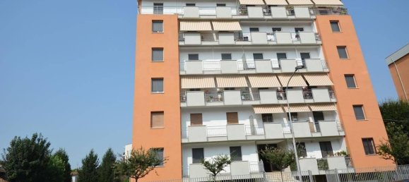 3 rooms Apartment in Cavenago di Brianza, Italy No. 76242 4