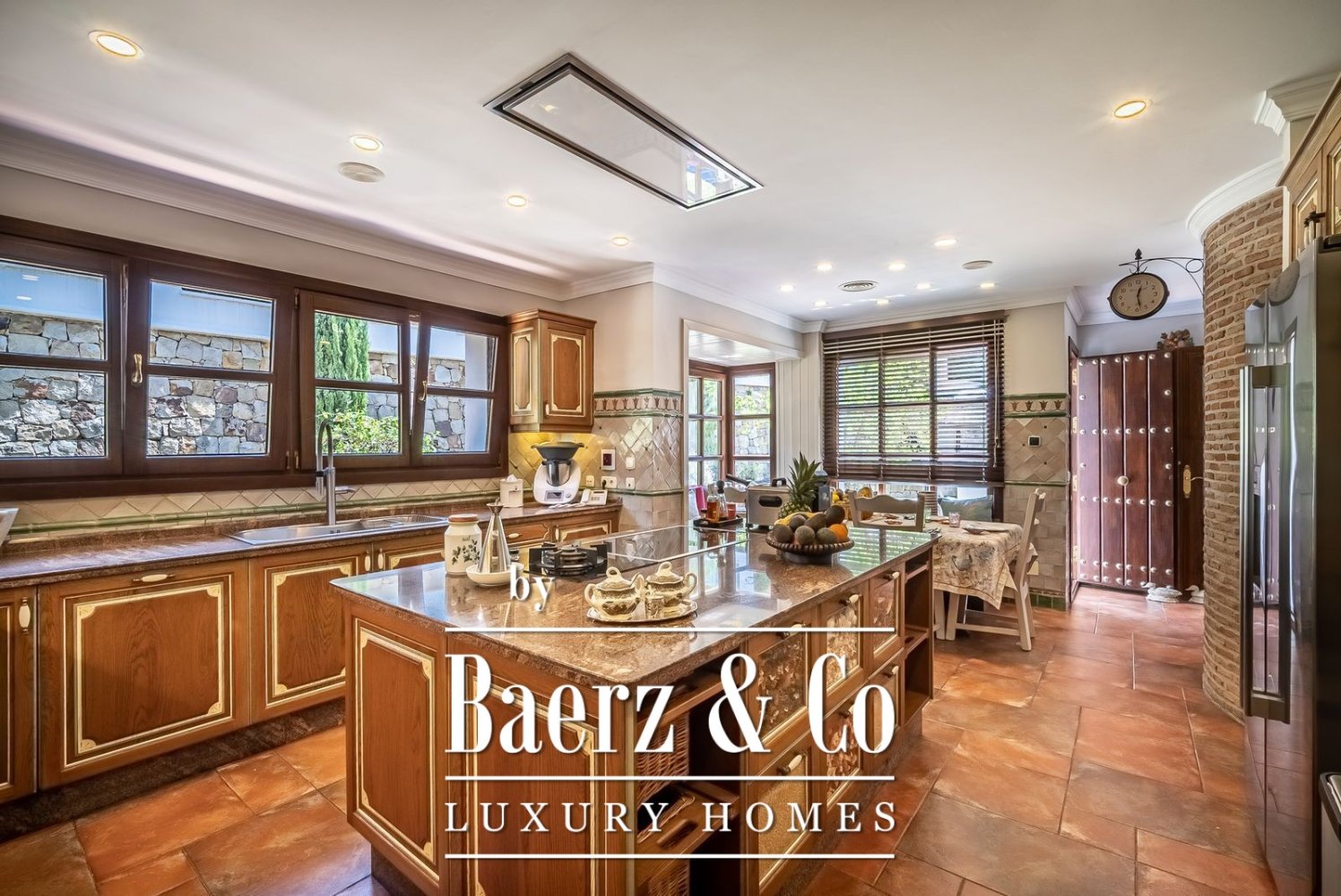 Вилла с 7 спальнями в Марбелья, Испания № 111417