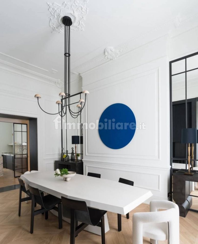 4 bedrooms Apartment in Milan, Italy No. 394593