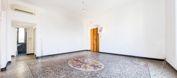 7 rooms Apartment in Genoa, Italy No. 35305 67