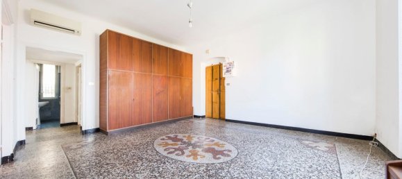 7 rooms Apartment in Genoa, Italy No. 35305 49