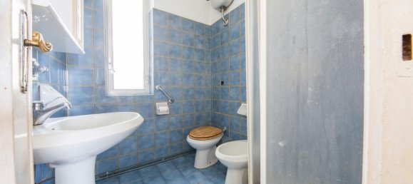 7 rooms Apartment in Genoa, Italy No. 35305 102
